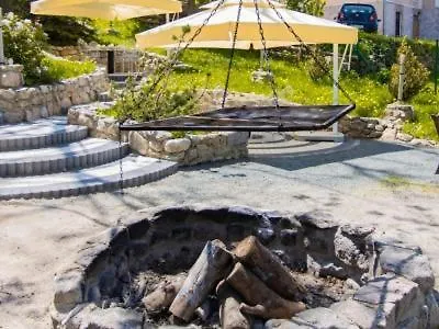 Maria Bed & Breakfast *